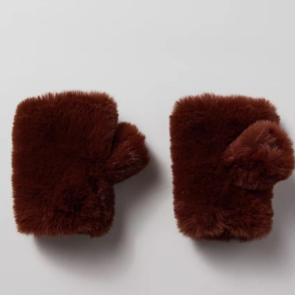 Urban Outfitters Faux Fur Fingerless Gloves